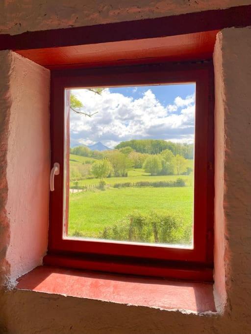 Вилла Bergerie Geldi Leku Saint-Jean-le-Vieux  Экстерьер фото